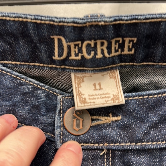 Women’s size 11 Decree jeans distressed straight leg - Picture 3 of 8